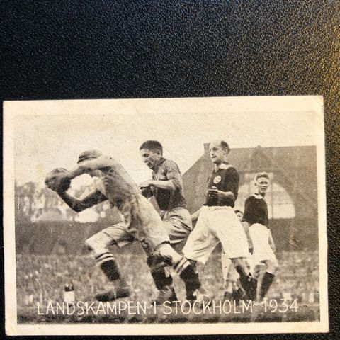 Kjeld Kjos Brann Henry Tippen Johansen fotballkort Tiedemanns Tobak selges!