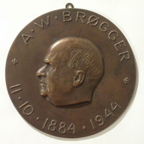 Arkeolog-medaljer BRØGGER, Glob