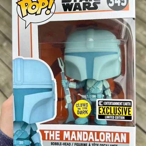 Funko Pop! The Mandalorian (Hologram) (Glow) | Star Wars (345) Excl. to EE