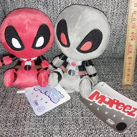 Deadpool Mopeez plysj selges samlet!