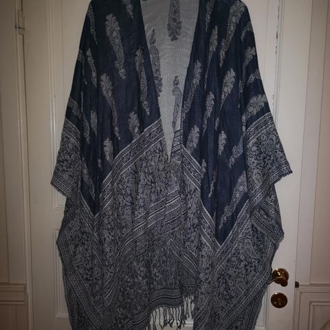 One size Poncho fra BikBok