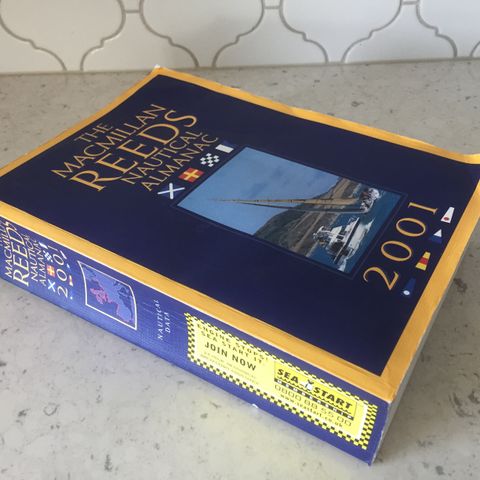 Macmillan Reeds Nautical Almanac 2001