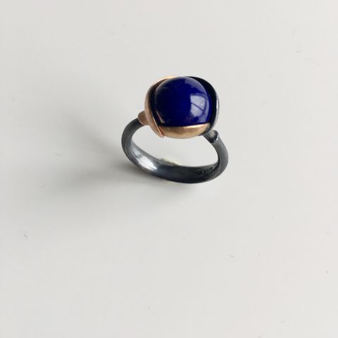 Ny Ole Lynggaard ring, LOTUS STR 2 Lapis Silver Edition selges 14500,-kr