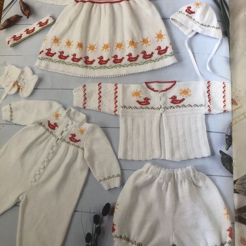 Retro strikkehefte baby 0-4 år - Sandnes mandarin Petit nr 0004