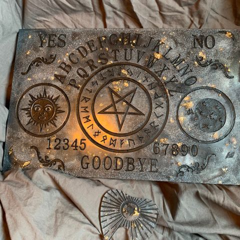 ouija brett med Planchette i resin