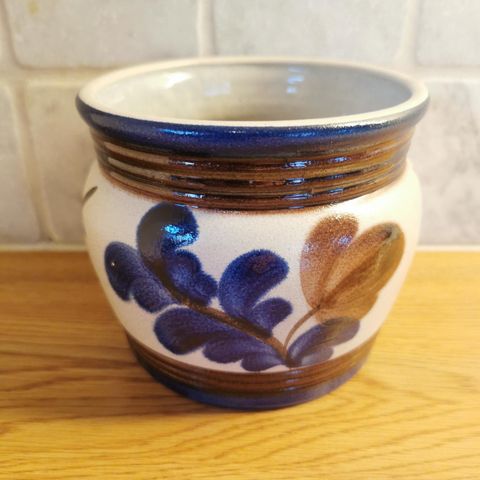 Håndlaget keramikk potte - D: 11,5 cm - H: 11 cm