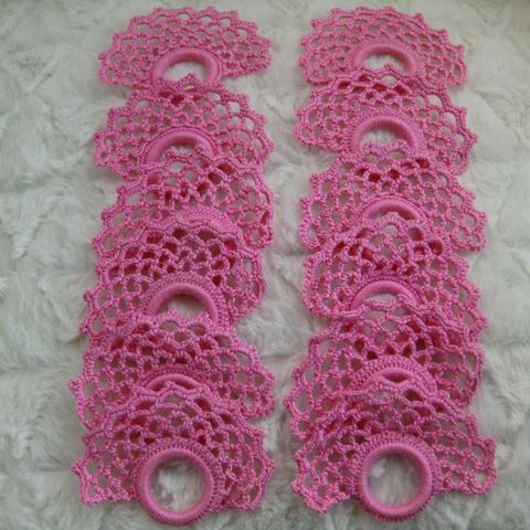 Heklede serviettringer i rosa - håndarbeid