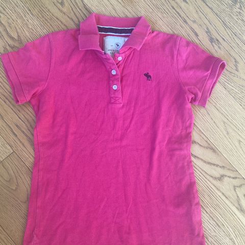 Fin piquet t-skjorte fra Abercrombie and Fitch str xs