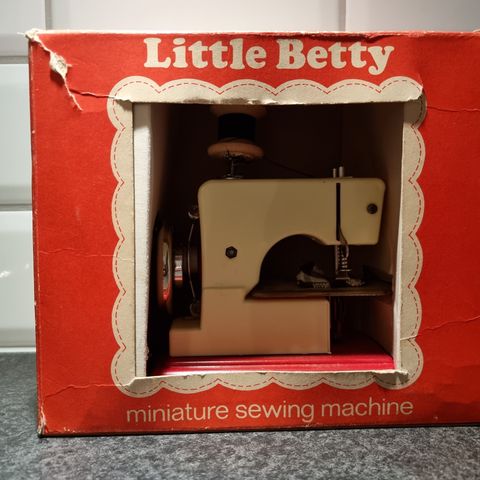 Little Betty , gammel symaskin