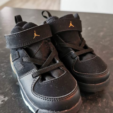 Nike Air Jordan sko baby str 22