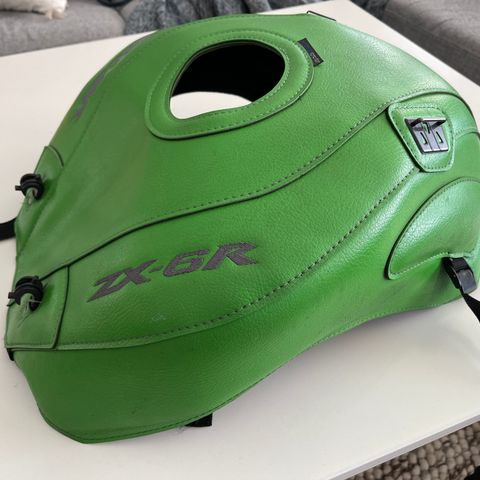 Bagster tanktrekk til Kawasaki ZX6.