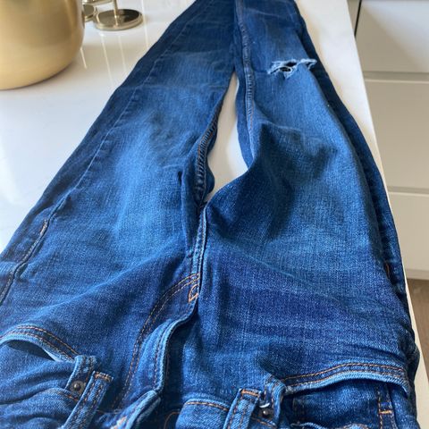 Bershka skinny jeans 32 - evt ungdom