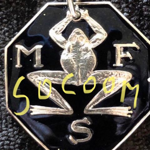 M F S sølv amuletter sorte / røde MFS kjøpes 