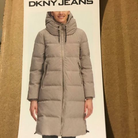 DKNY - ny jakke til SALG!