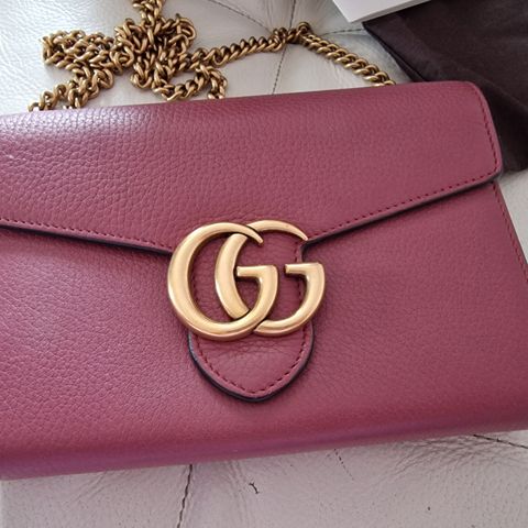 Gucci wallet on Chain
