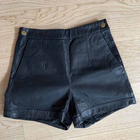 Monki skinnshorts str S (ubrukt)