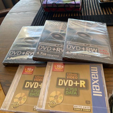 DVD og CD.