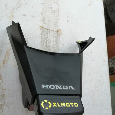 Honda CB125F 2020 Nummerskiltlys bak inkludert pære og baklys plast.