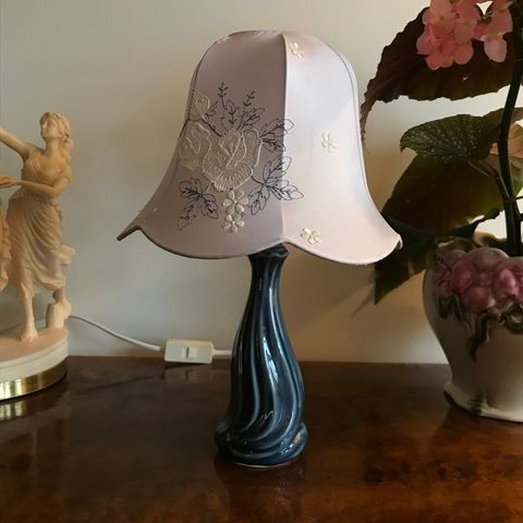 Nydelig bordlampe, art nouveau stil