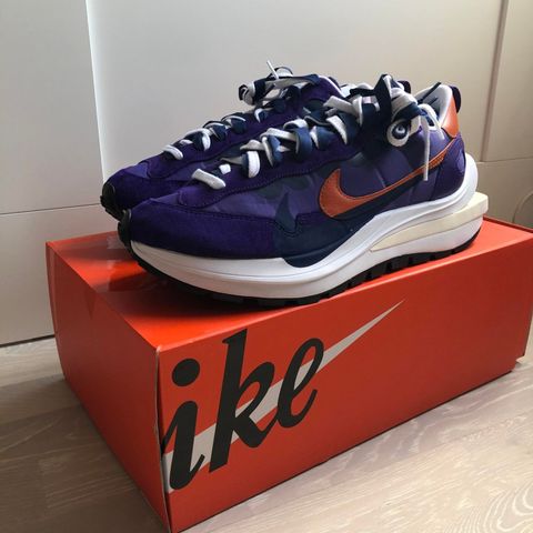 Nike Sacai Vaporwaffle Dark Iris