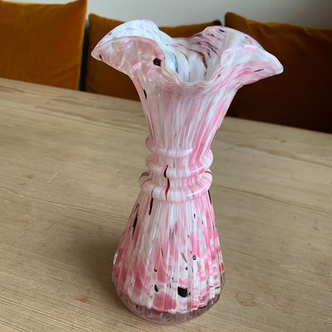 Rosa vintage vase