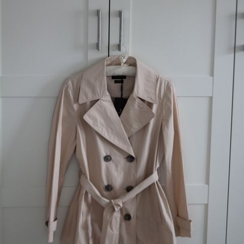 Ubrukt MASSIMO DUTTI kort trenchcoat, lys rosa