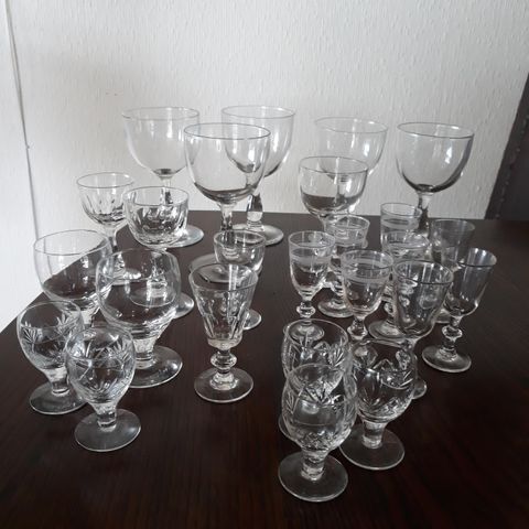 Hadeland glass,Bertha,Finn,Adolf,Betzy,Derby.