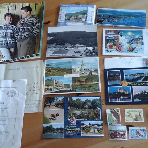 Samleobjekter-postkort-frimerker -lighter-strikkeoppskrift-julekort-attest