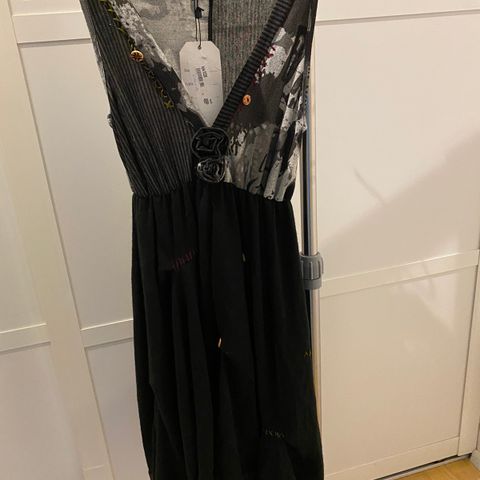 One-of-a-kind kjole fra Lily str.M. Under halv pris