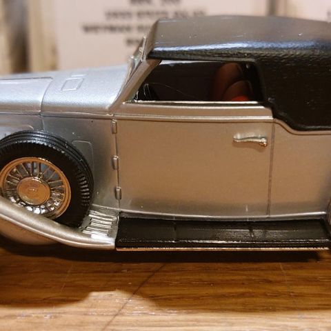 Brooklin models BRK 146, Stutz DV-32 Victoria convertible, 1933