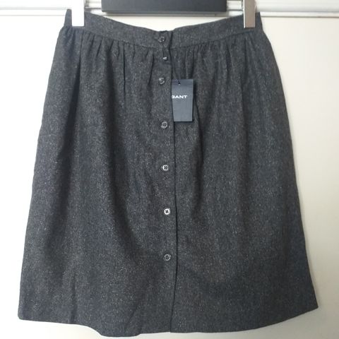 New GANT 46% wool grey skirt, size 38