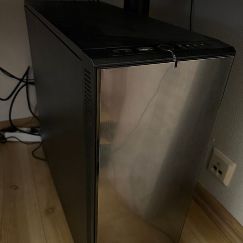 Rå gaming pc selges!