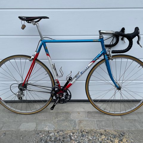 Eddy Merckxs retro landeveissykkel st 55/57 vurderes solgt
