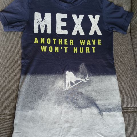 T-skjorte MEXX  til gutt høyde146-152