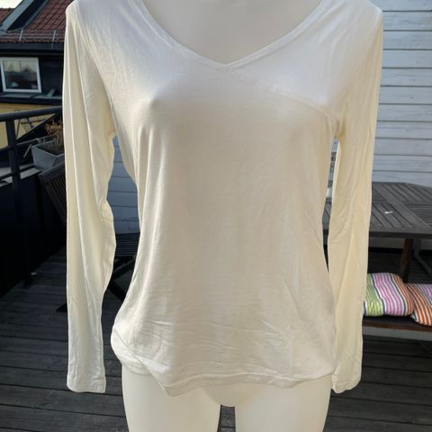 Hvit Gina tricot topp