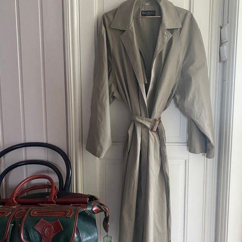 Ysl og burberry trenchcoat m.m.