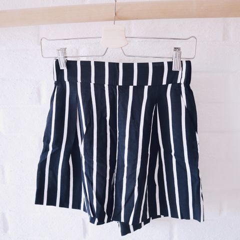 Stripete shorts (36)