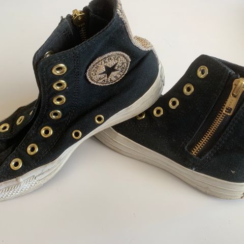 Converse med glidelås og gulldetaljer str 35