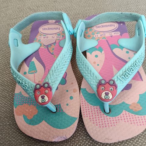 Sandaler flip flops  str. 23