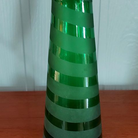 Håndblåst gammel vase