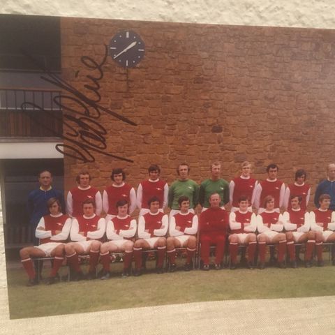 Arsenal - flott 20x25 cm fotografi signert av Pat Rice med COA!