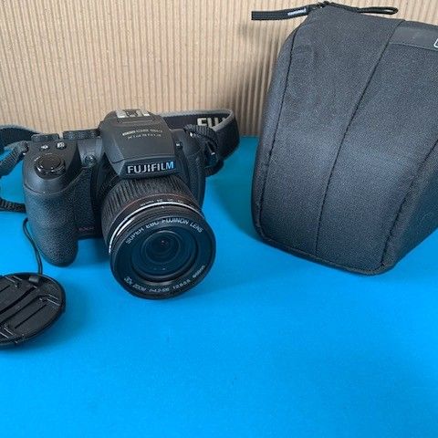 Fujifilm finepix HS-20 EXR digital kamera med 24-720mm zoom