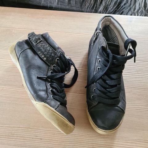 Tøffe Bohan sneakers / sko i sort skinn str. 37