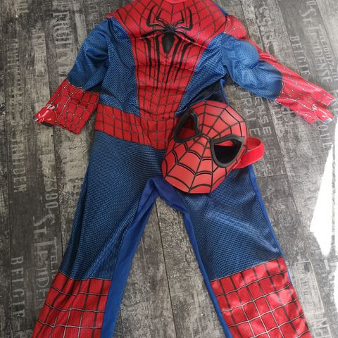 Spider Man kostyme med maske
