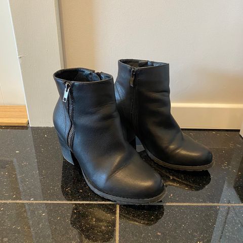 Ankelboots fra VOX shoes