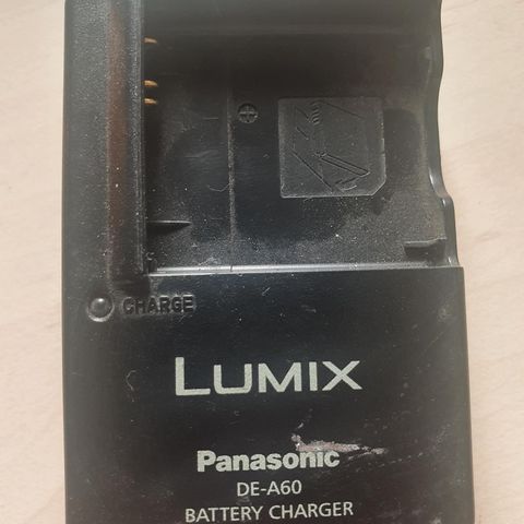 Panasonic Lumix DE-A60 lader