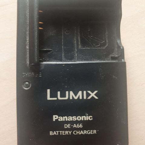 Panasonic Lumix DE-A66 lader