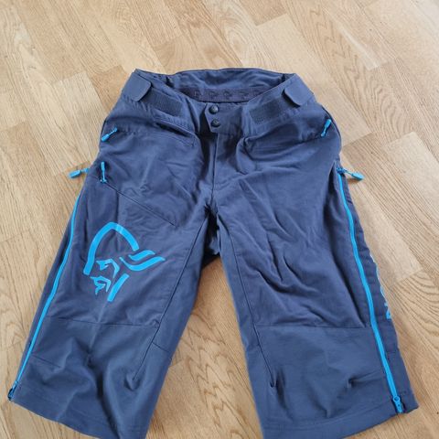 Norrøna shorts, Fjørå,  selges kr 500.