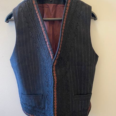 konfirmasjons vest Birger Mikkelsen dress