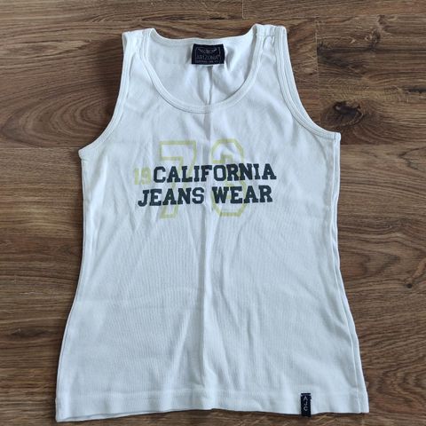 Hvit T-skjorte California Jeans. Str. S